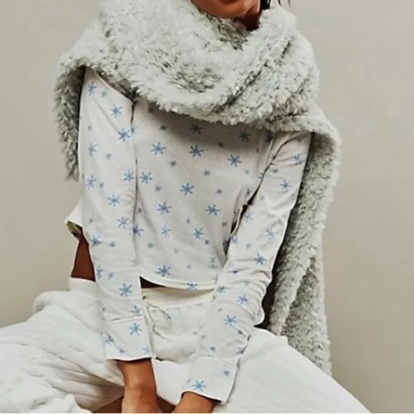 NWOT Free People Quilted Love Long Sleeves Snowflakes Ivory Top Crew Relaxed M - Picture 1 of 15